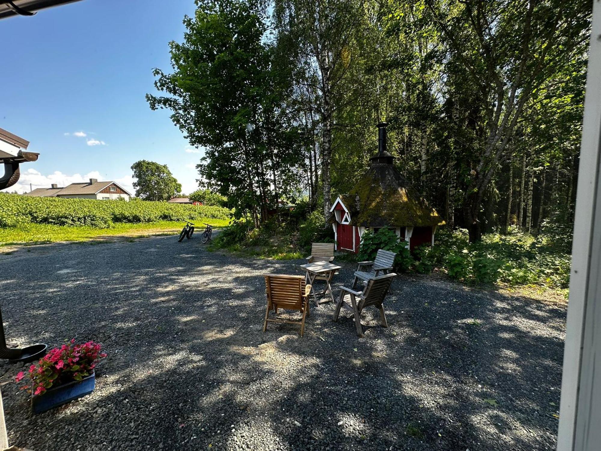 Maatilamatkailu Jaenisvaara Kolinkylä Esterno foto