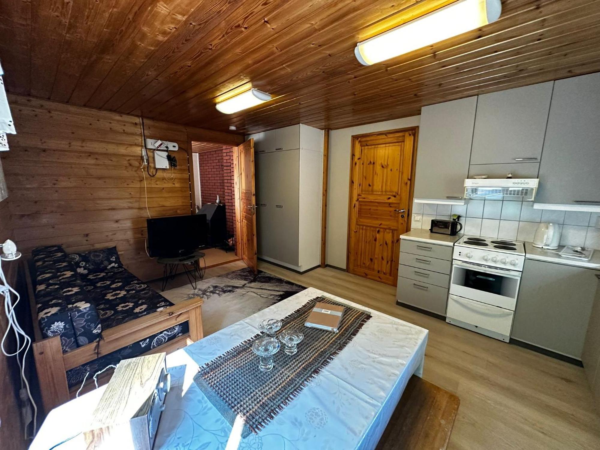 Maatilamatkailu Jaenisvaara Kolinkylä Esterno foto