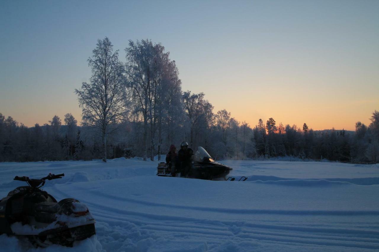 Maatilamatkailu Jaenisvaara Kolinkylä Esterno foto