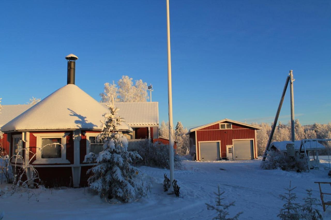 Maatilamatkailu Jaenisvaara Kolinkylä Esterno foto